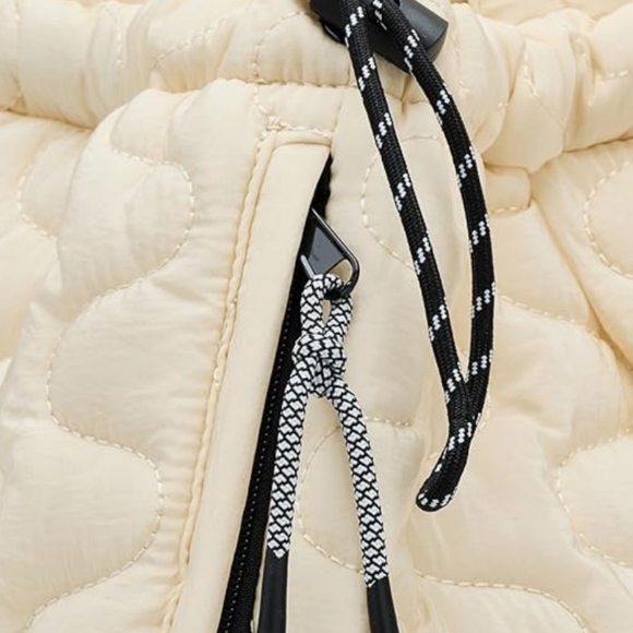 Free People Elegant Cream Quilted Tote Bag/ BNWT/ OVERSIZED - Picture 2 of 4